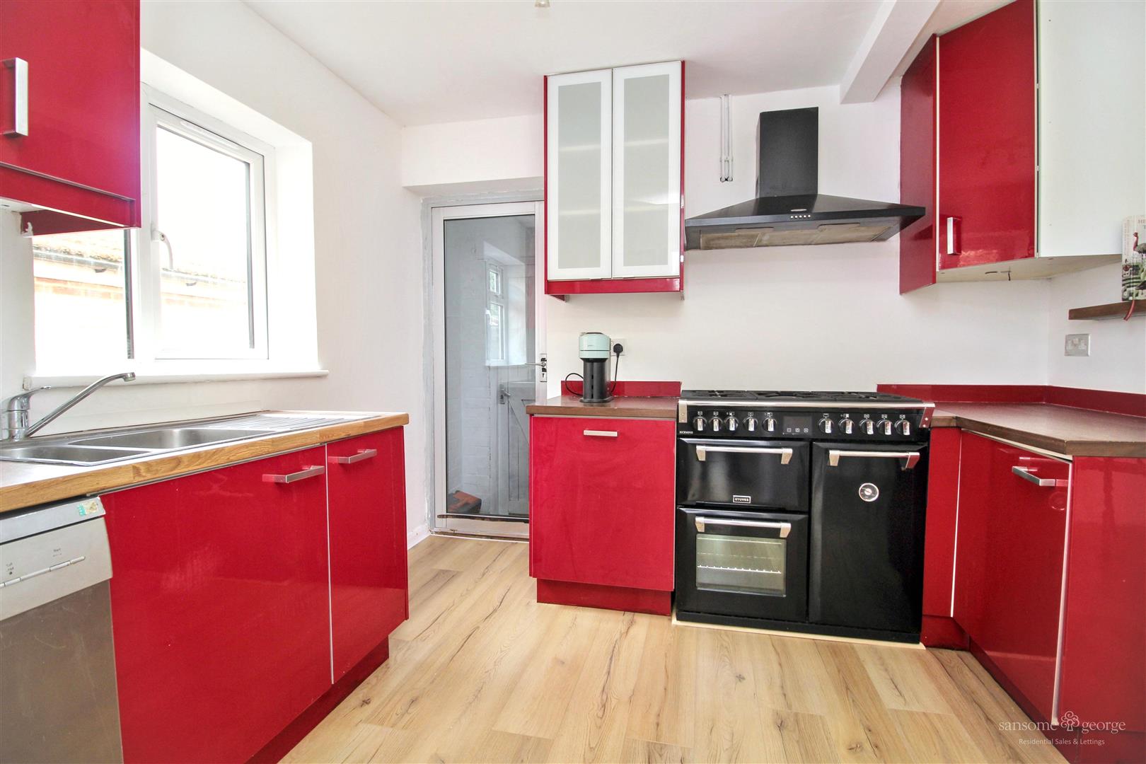 3 bed property in City Road, Reading